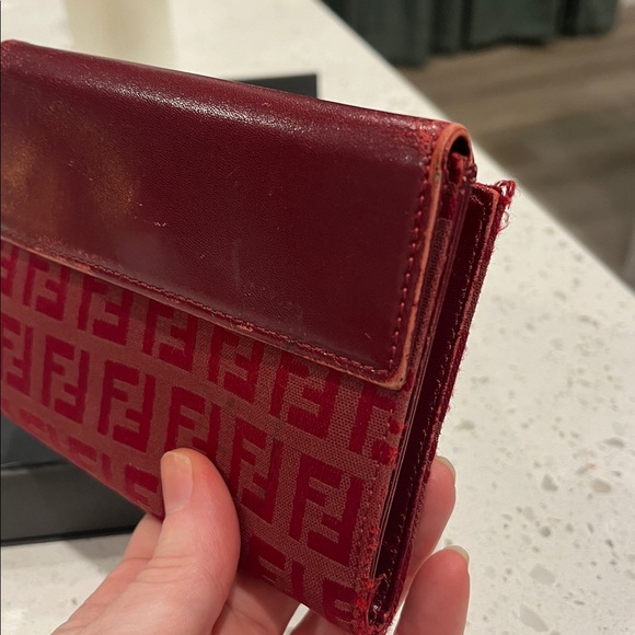 Fendi Red Wallet with Gold Logo authentic - Picture 4 of 6